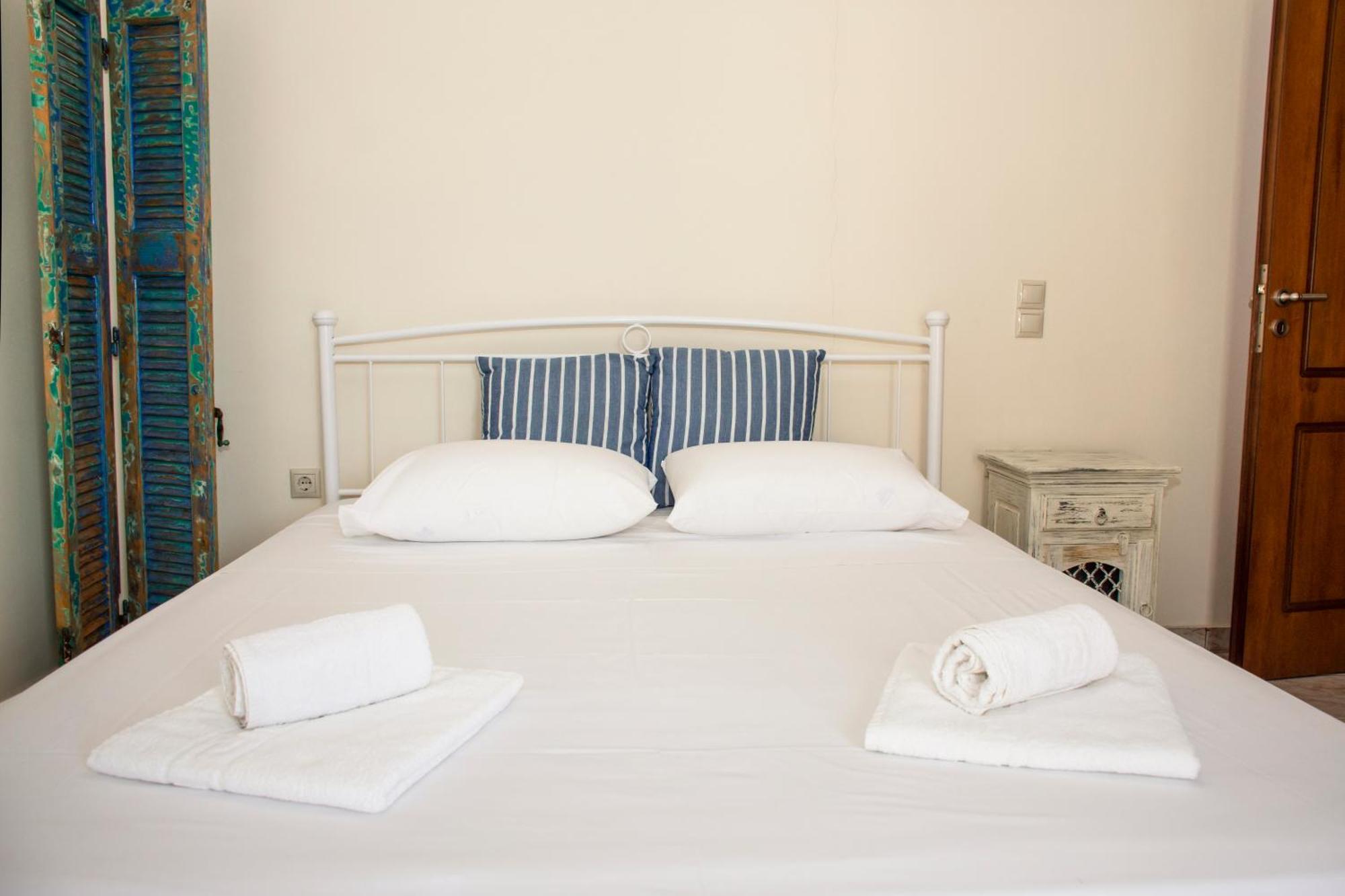 Christina Apartment 키사모스 외부 사진